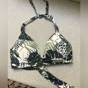 NWOT halter swimsuit top